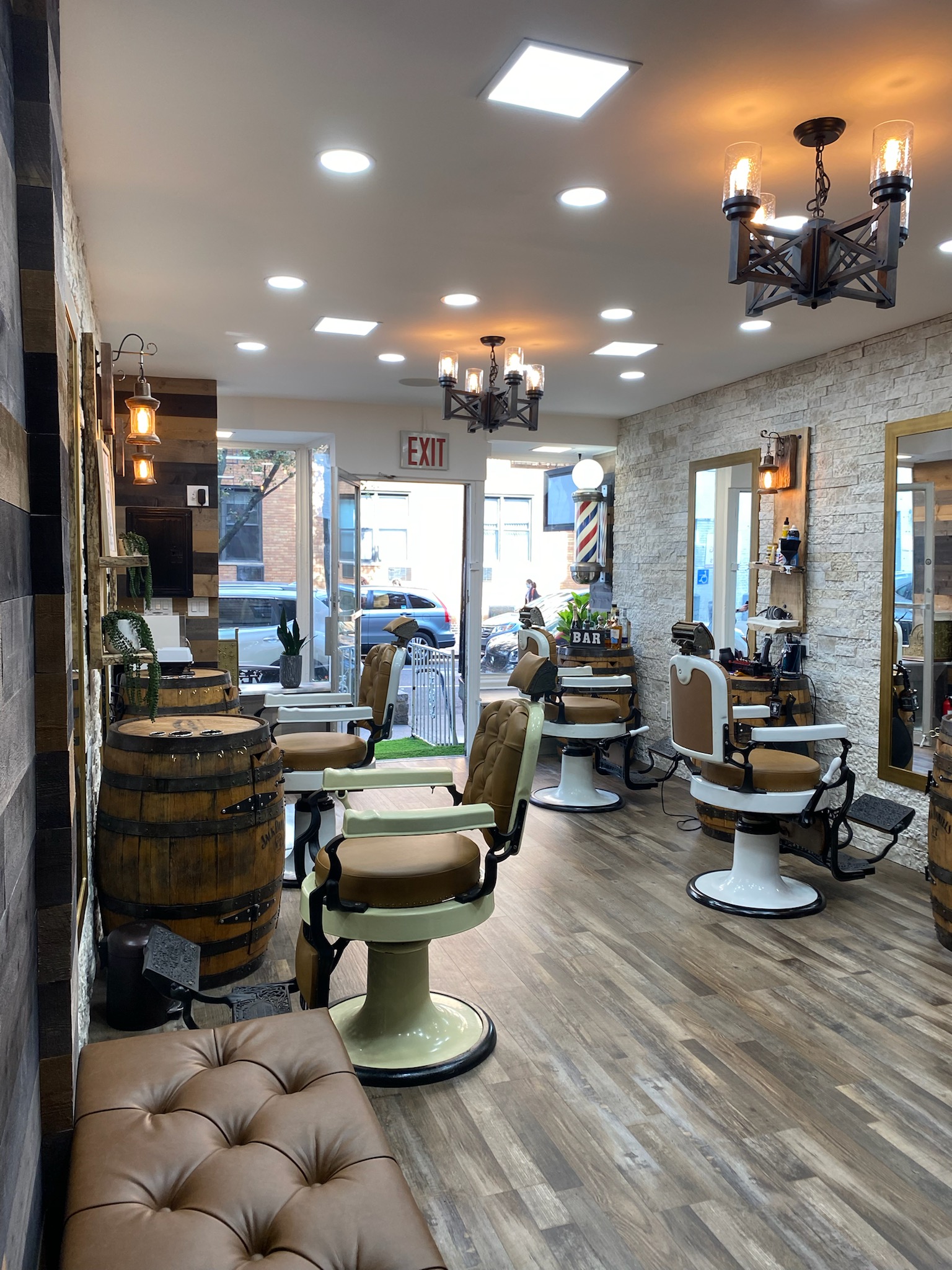 Essential Ingredients in Men's Hair Care Products